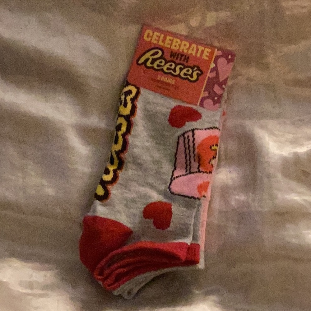 ❤️NWT Fun Reeses Socks 2 Pairs Close Must Have ❤️ - Picture 2 of 6